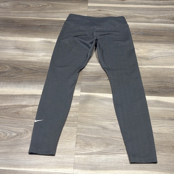 Nike gray athletic leggings size medium - Picture 7 of 10